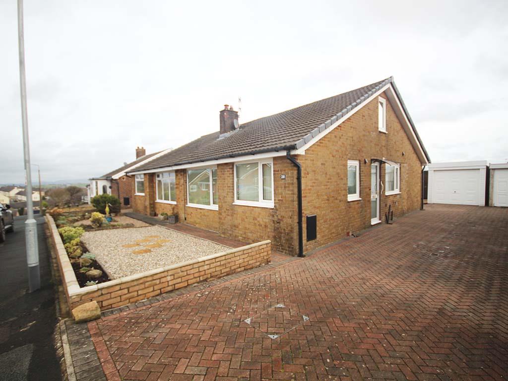 3 bedroom semi detached bungalow To Let in Barnoldswick - Main Image